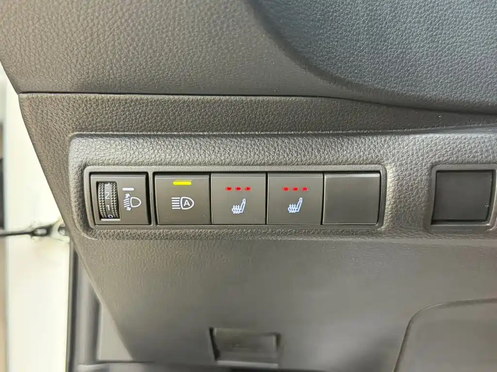 Toyota Corolla 2023 — фото 12