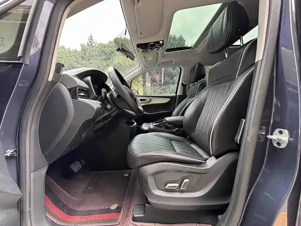 Roewe iMAX8 2021