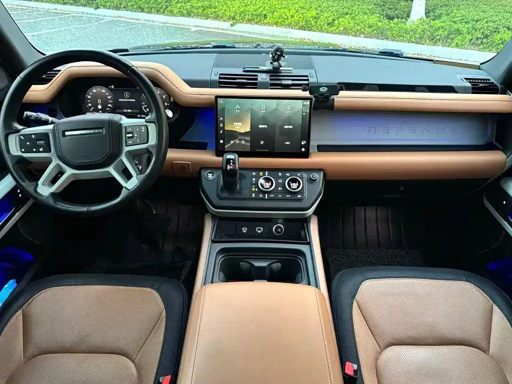 Land Rover Defender 2023 — фото 7