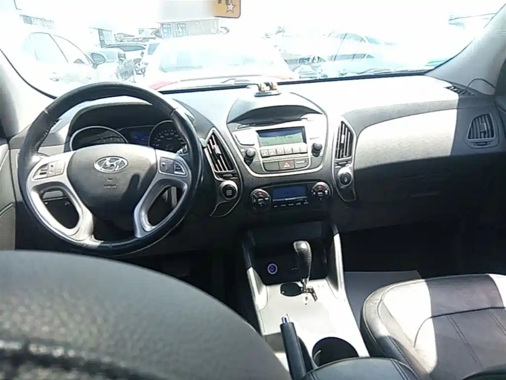 Hyundai ix35 2015 — фото 10