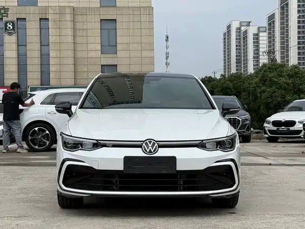Volkswagen Golf 2023