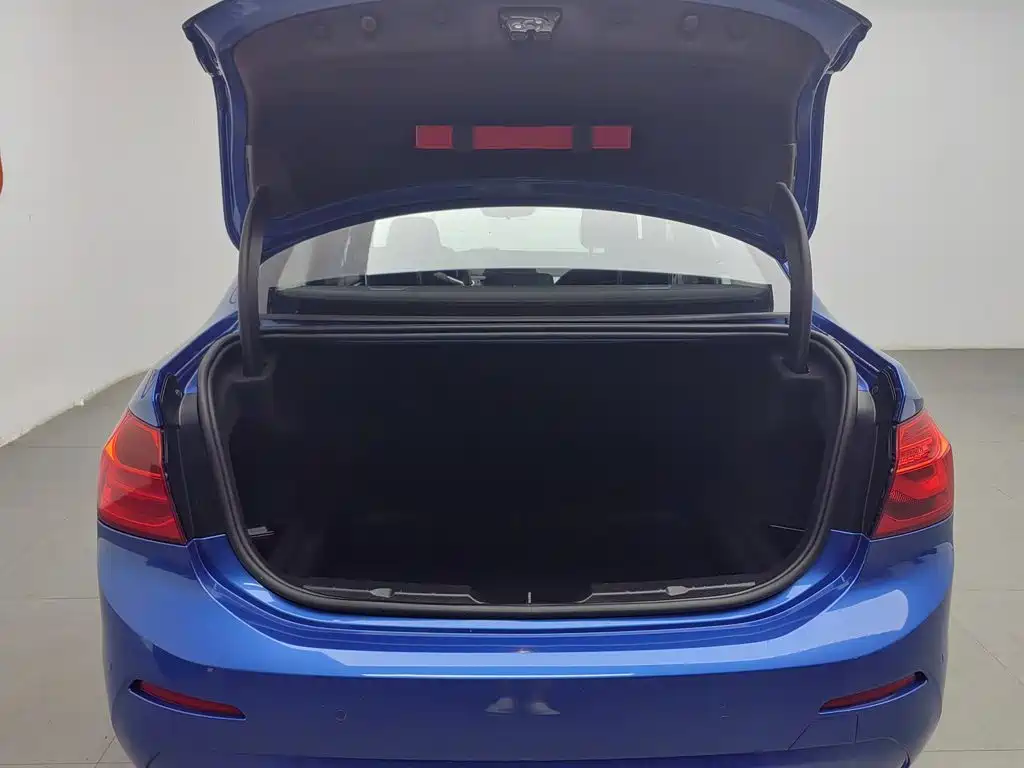 BMW 1 Series 2019 — фото 16
