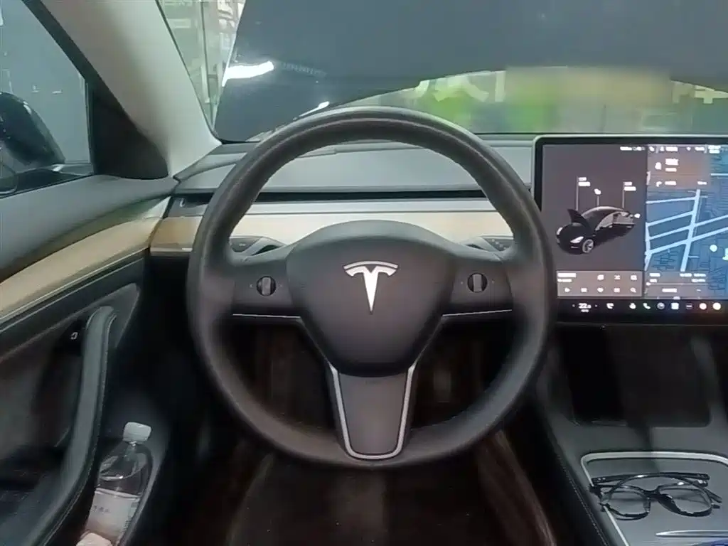 Tesla Model 3 2021 — фото 11