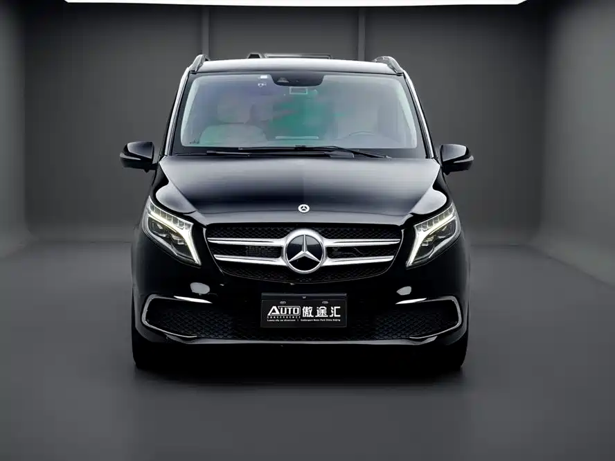 Mercedes-Benz V-Class 2022 — фото 2