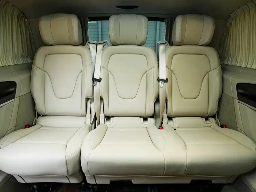 Mercedes-Benz V-Class 2022 — фото 13