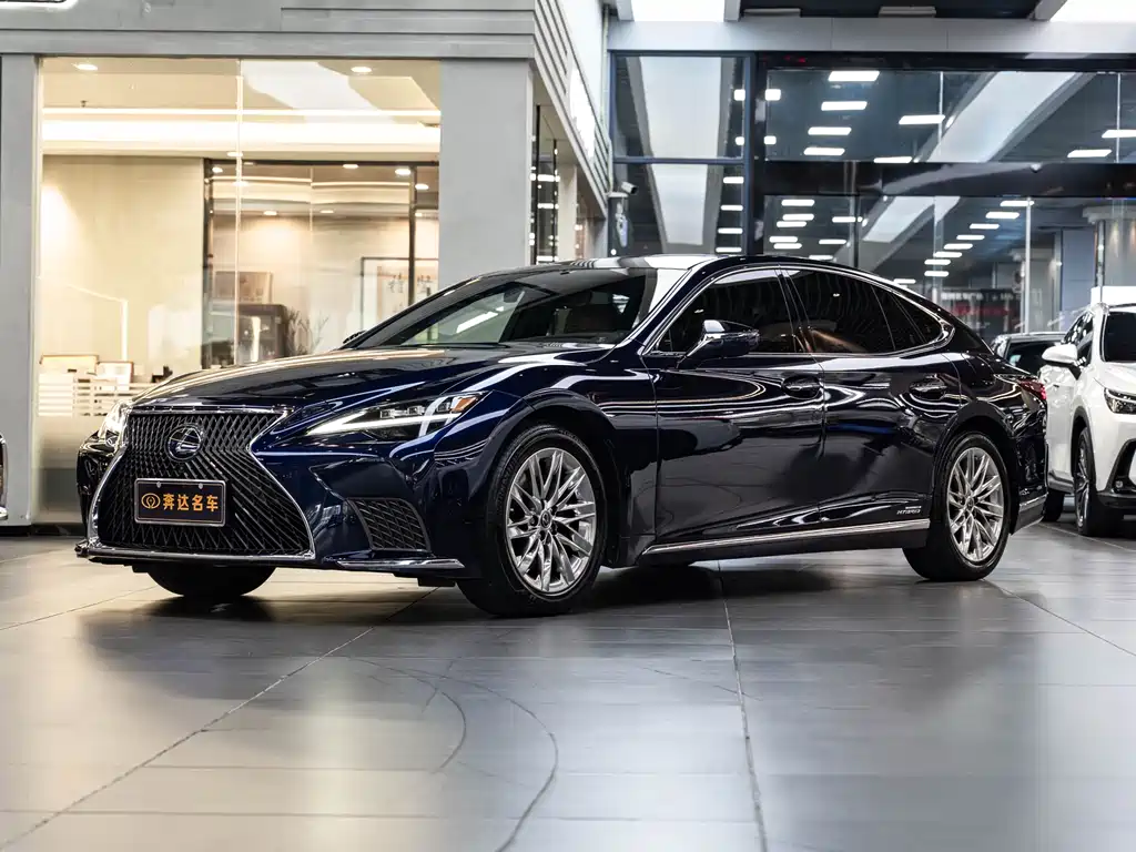 Lexus LS 2022