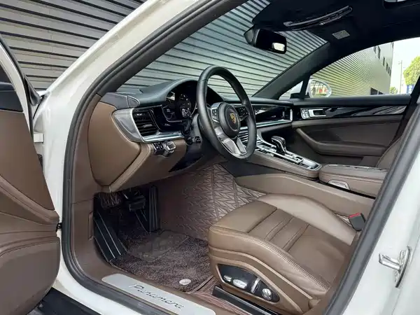 Porsche Panamera 2018