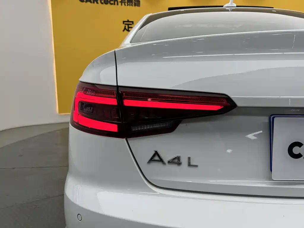 Audi A4L 2017 — фото 21