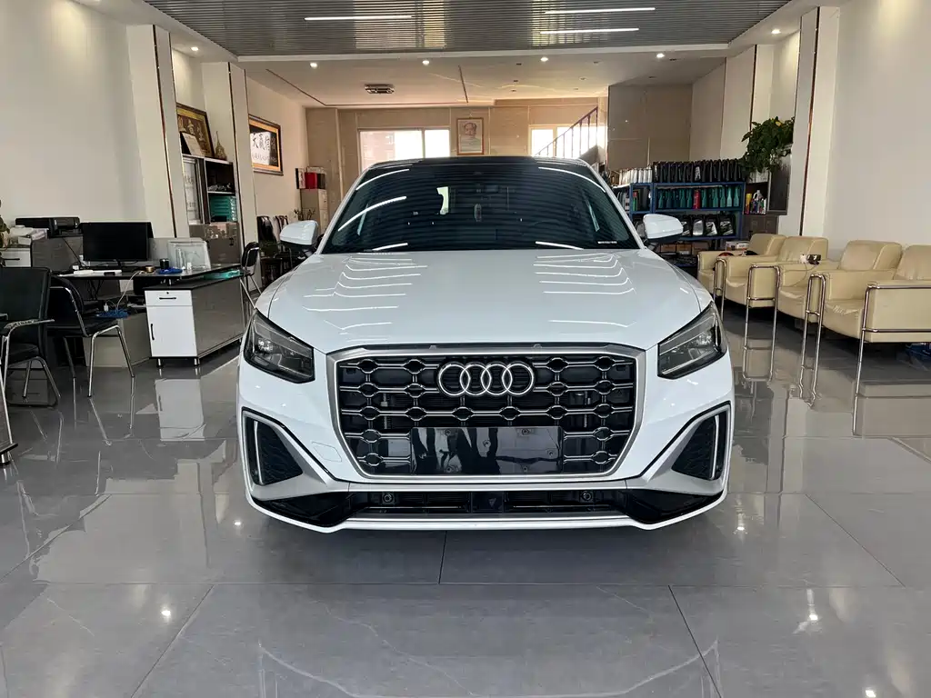 Audi Q2L 2022