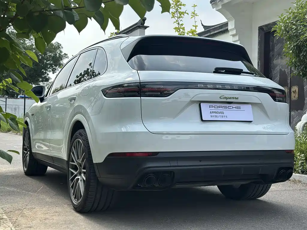 Porsche Cayenne Hybrid 2023 — фото 14
