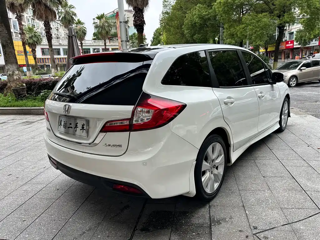 Honda Jade 2015 — фото 9