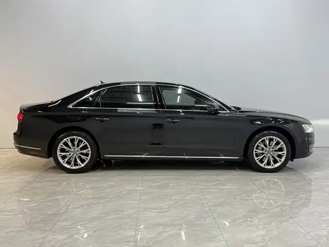Audi A8 2016 — фото 8