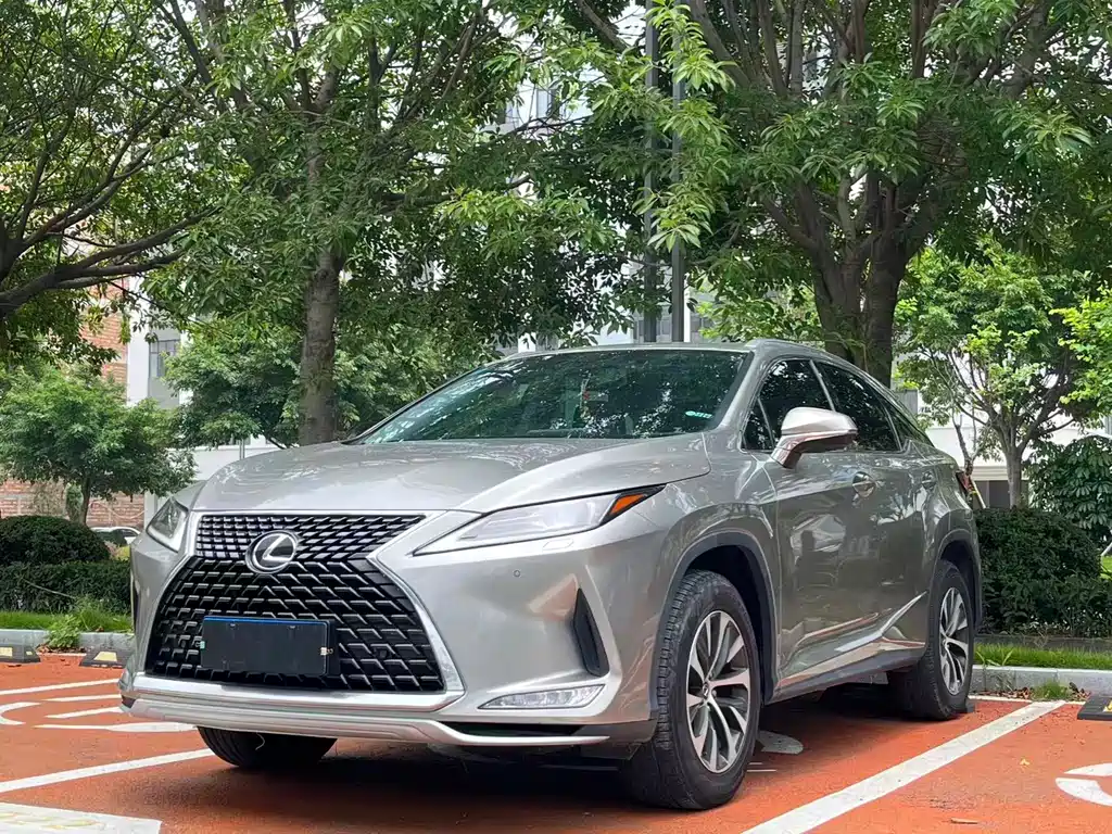 Lexus RX 2020 — фото 1