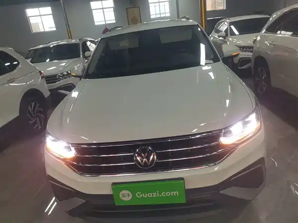 Volkswagen Tiguan L 2023