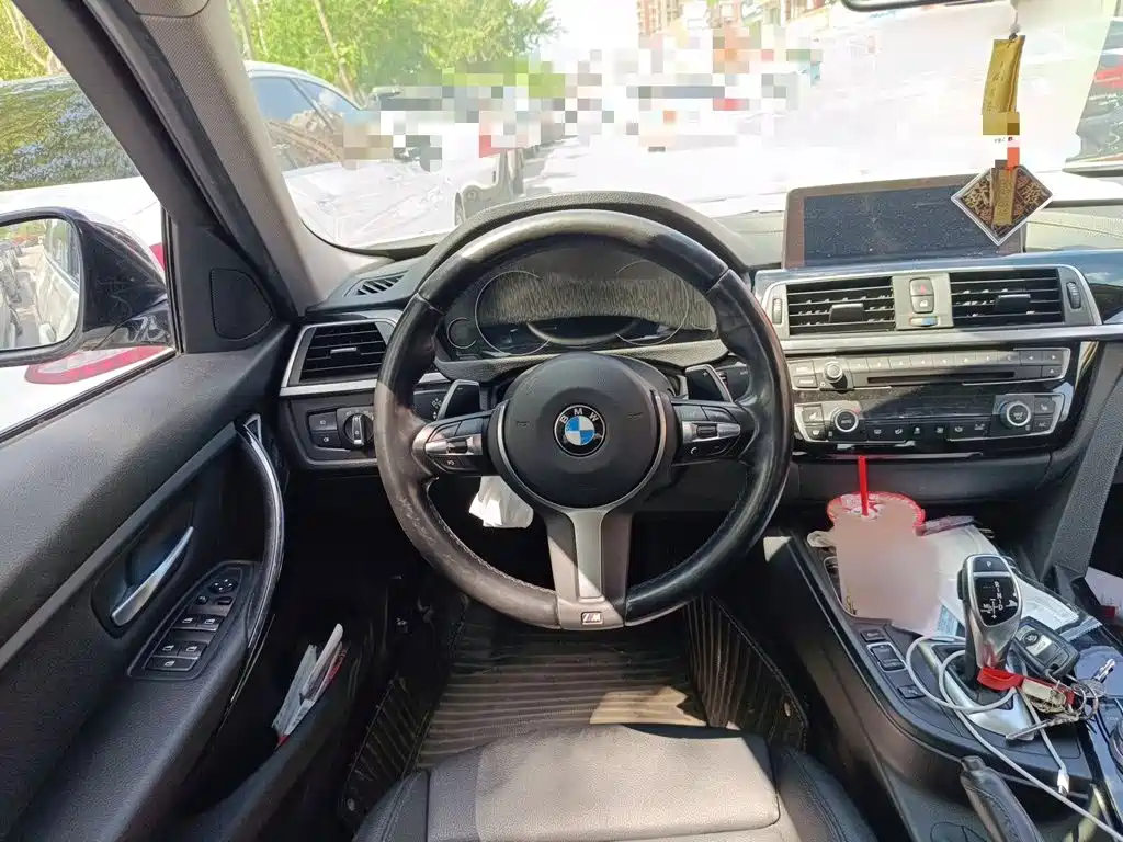 BMW 3 Series 2018 — фото 3