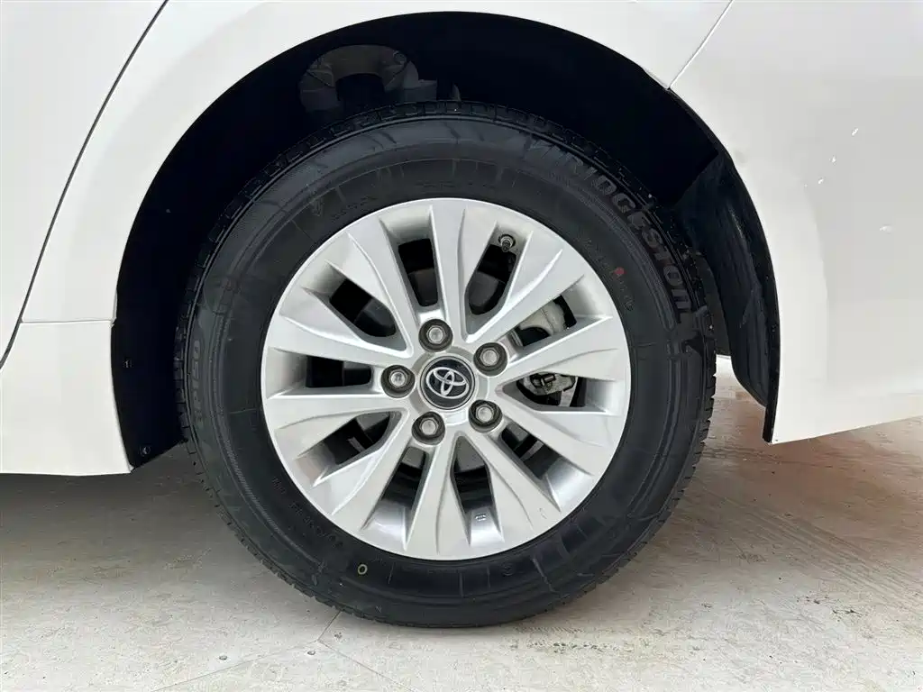 Toyota Corolla 2021 — фото 23