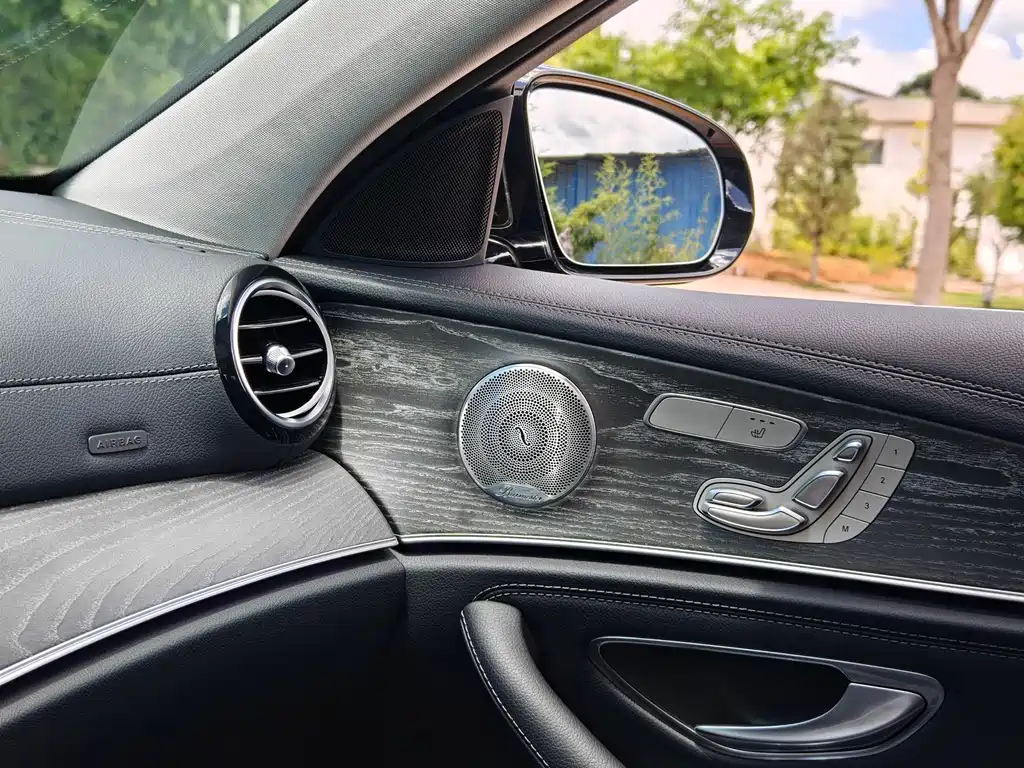 Mercedes-Benz E-Class 2021 — фото 27