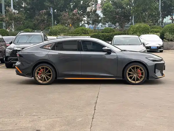 Changan UNI-V 2025