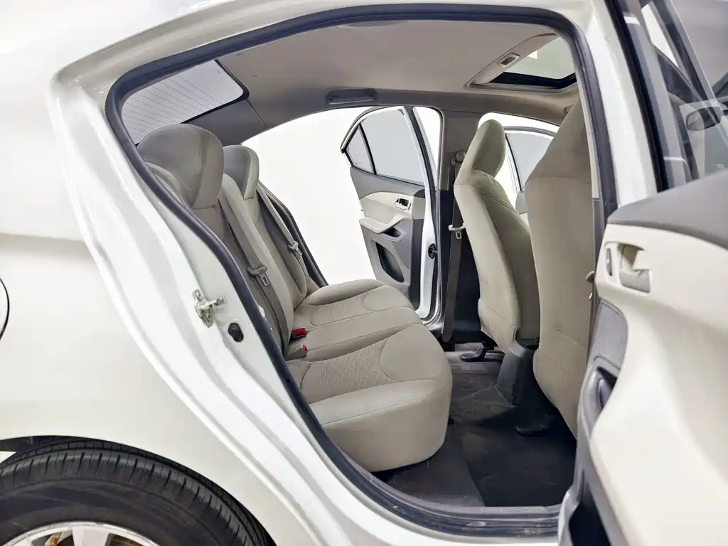 Chevrolet Sail 2015 — фото 16