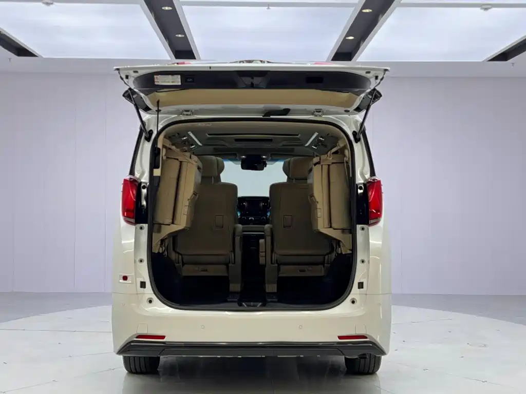 Toyota Alphard 2020 — фото 9
