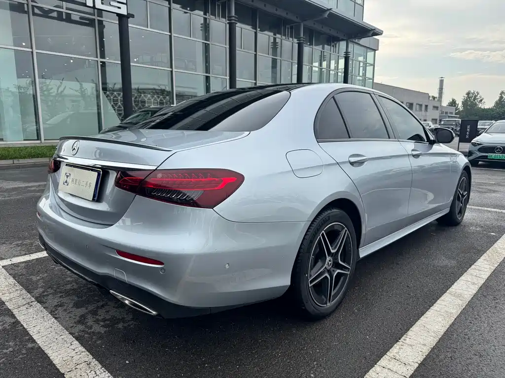 Mercedes-Benz E-Class 2020 — фото 18