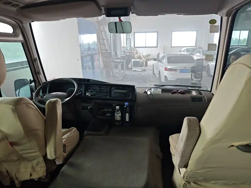 Toyota Coaster 2012