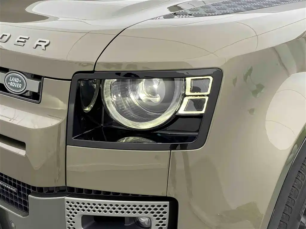 Land Rover Defender 2022 — фото 32