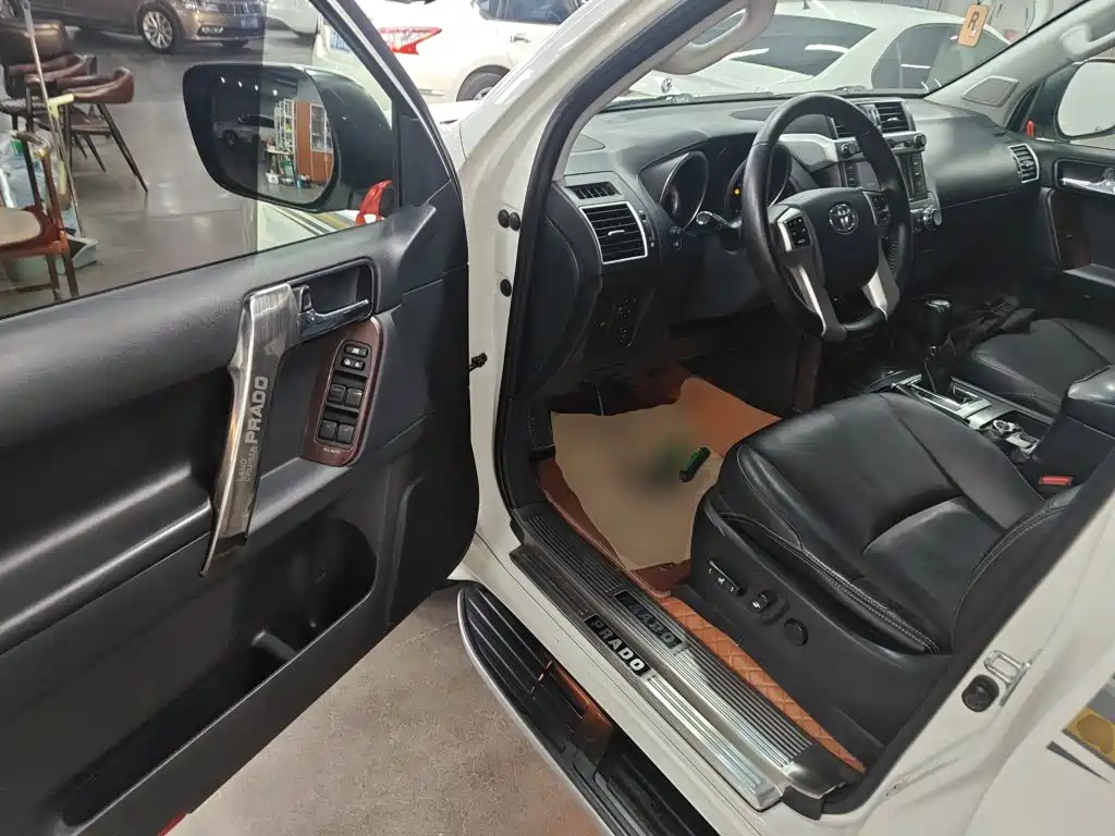 Toyota Prado 2016 — фото 13