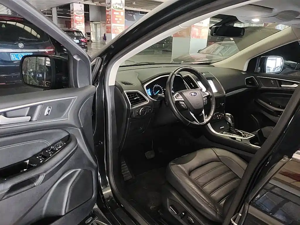 Ford Edge 2016 — фото 16