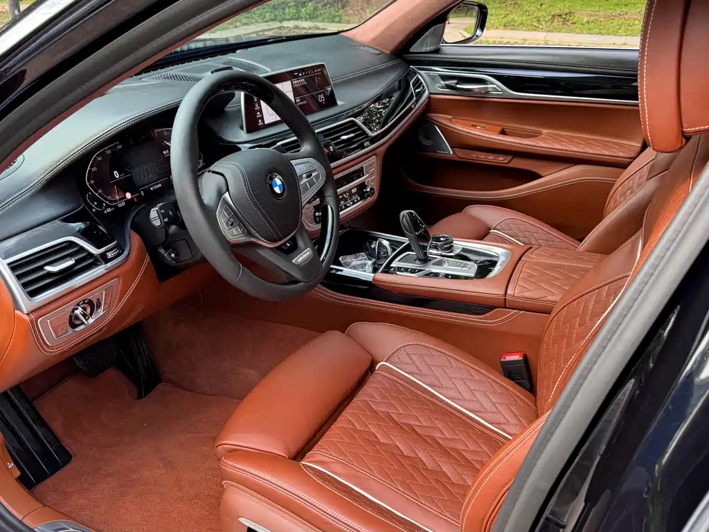 BMW 7 Series 2020 — фото 12