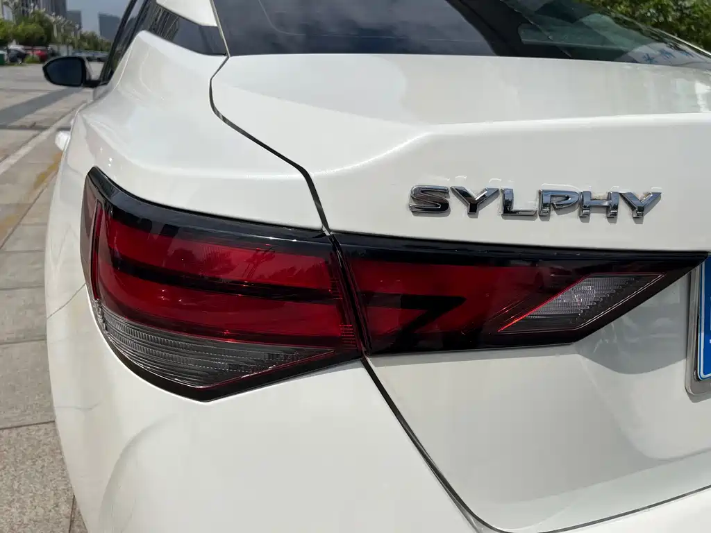 Nissan Sylphy 2020 — фото 28