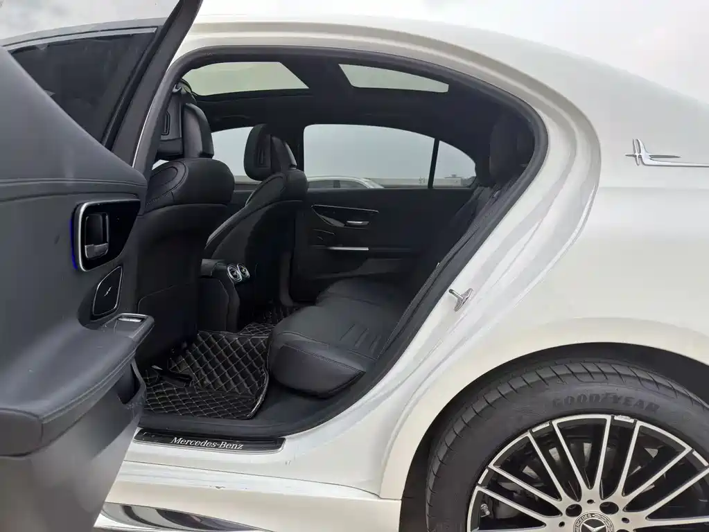 Mercedes-Benz C-Class 2022 — фото 8