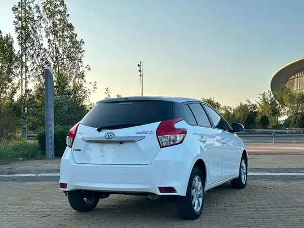 Toyota Yaris L 2014