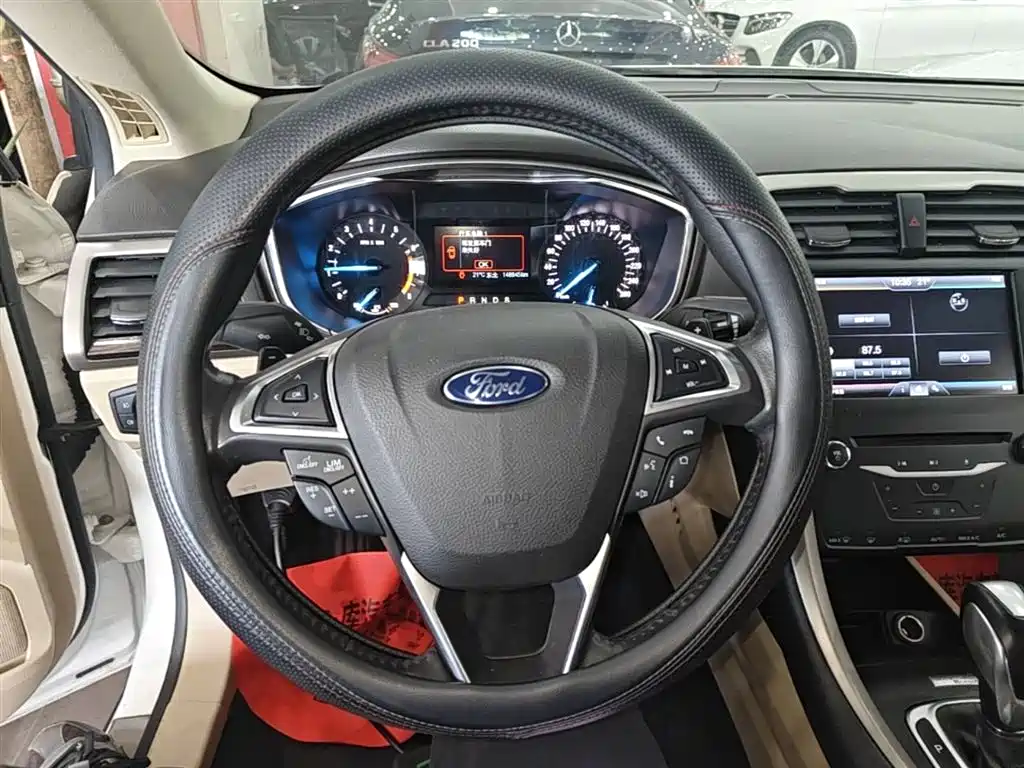 Ford Mondeo 2015 — фото 11