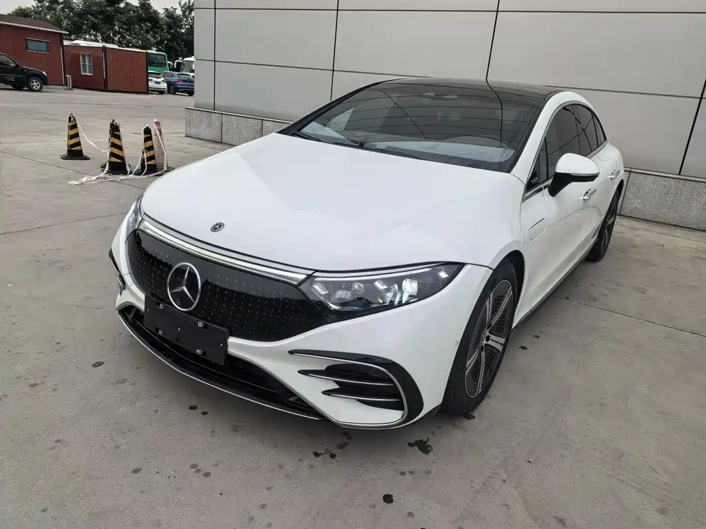 Mercedes-Benz EQS 2024 — фото 1