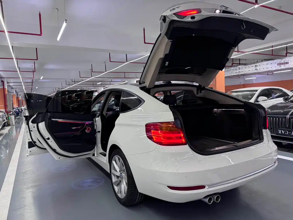 BMW 3 Series GT 2013 — фото 20
