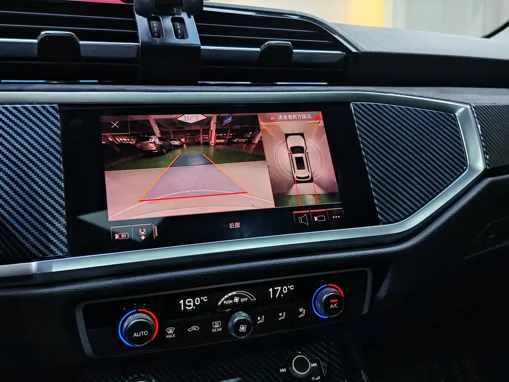 Audi Q3 2020 — фото 11