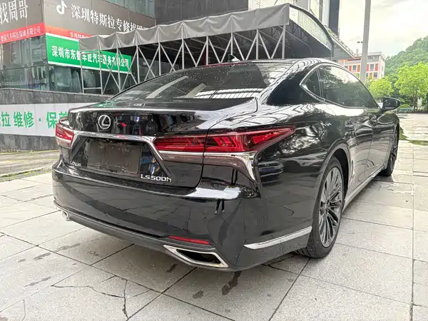 Lexus LS 2019