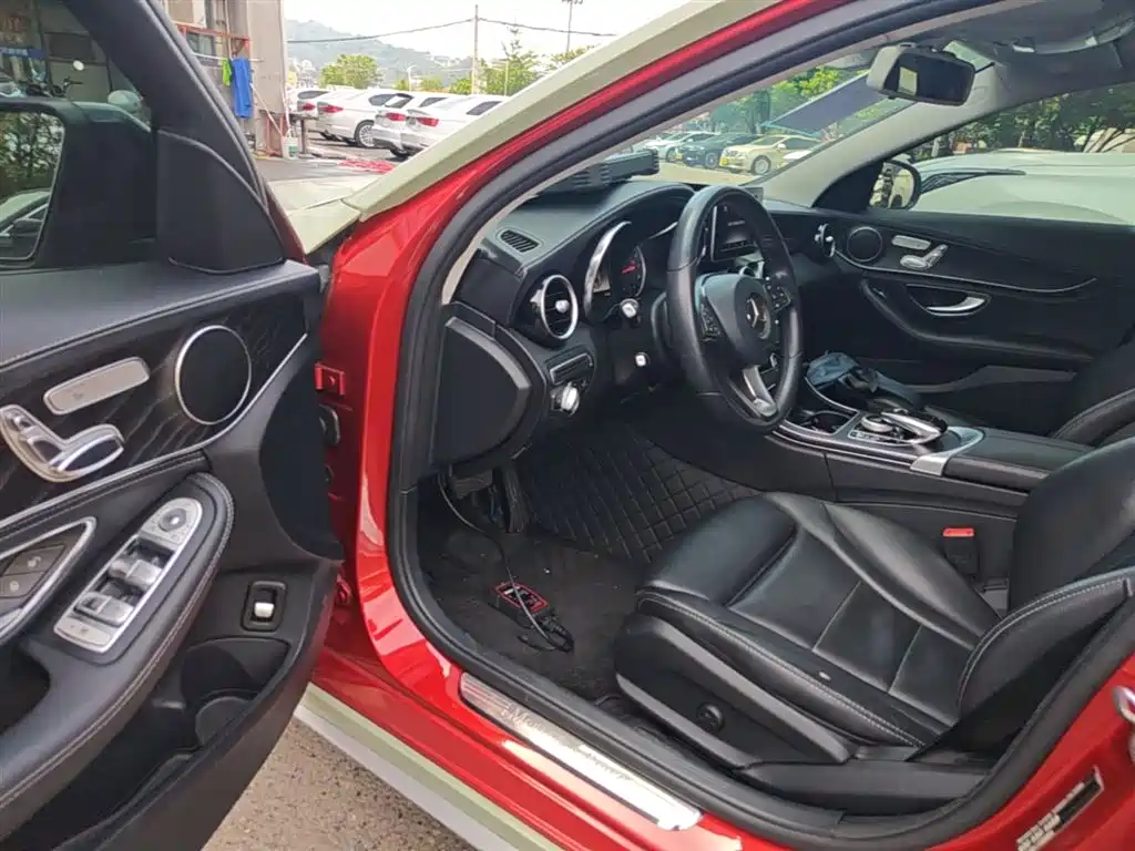 Mercedes-Benz C-Class 2018 — фото 16