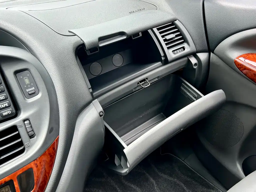 Toyota Previa 2005 — фото 27