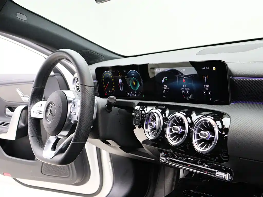 Mercedes-Benz A-Class 2021 — фото 10