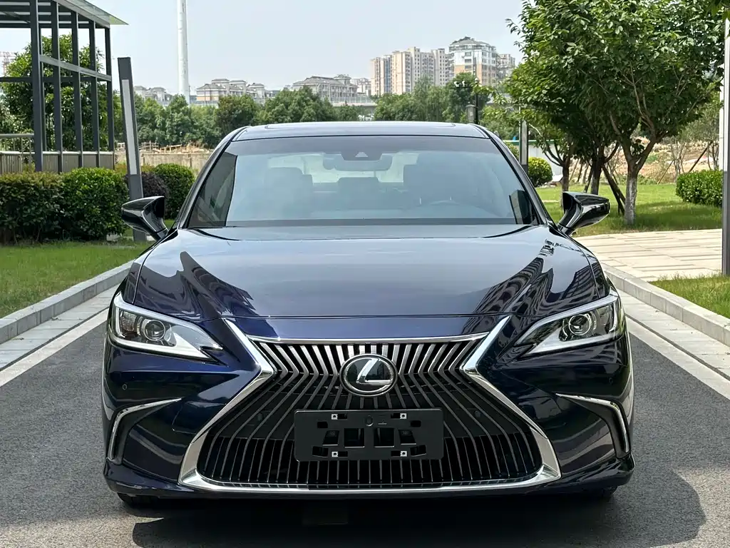 Lexus ES 2020 — фото 2