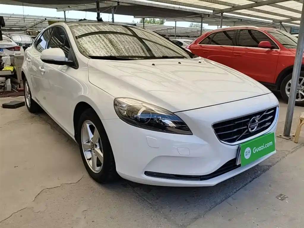 Volvo V40 2016 — фото 4