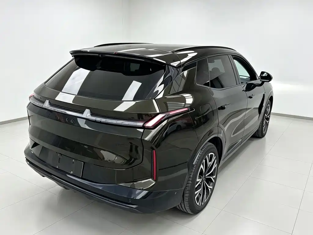 Lynk & Co 08 EM-P 2025 — фото 3