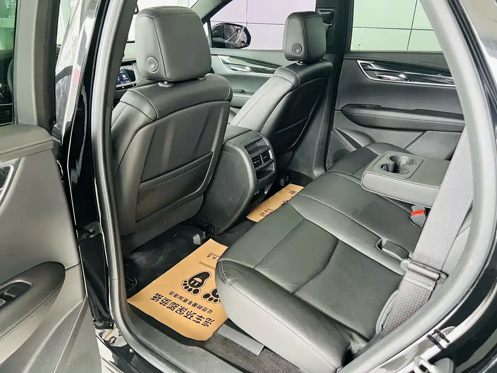 Cadillac XT5 2019 — фото 12