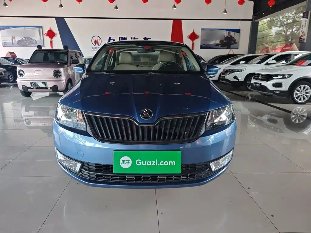 Skoda Rapid 2015 — фото 3