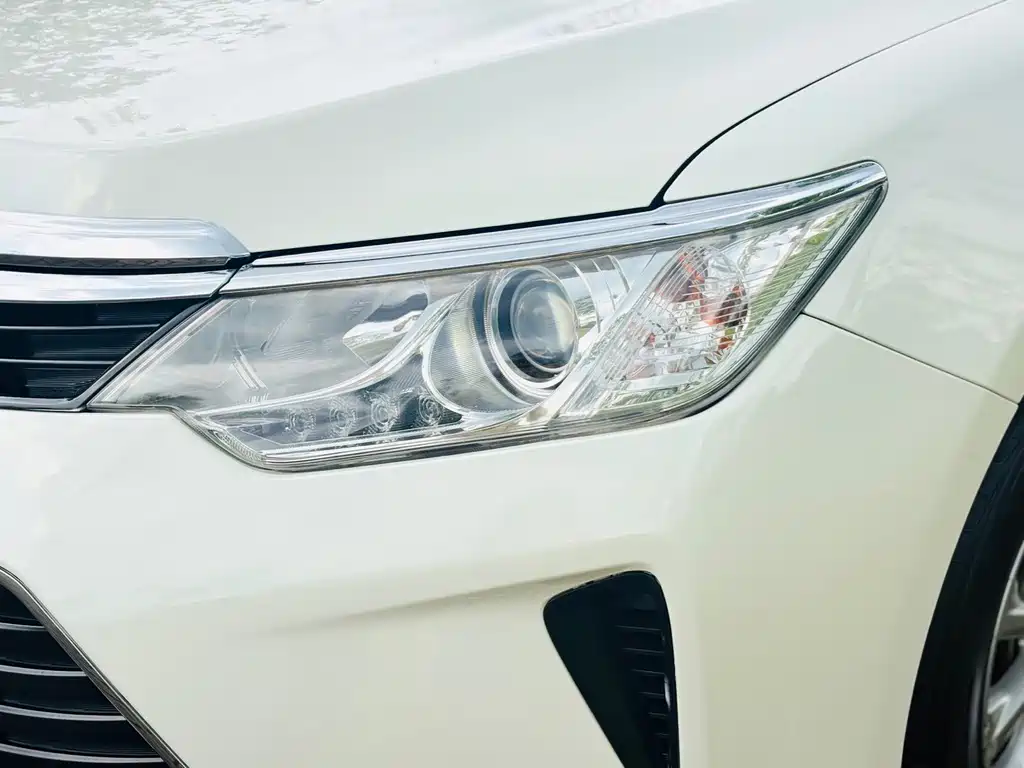 Toyota Camry 2017 — фото 13