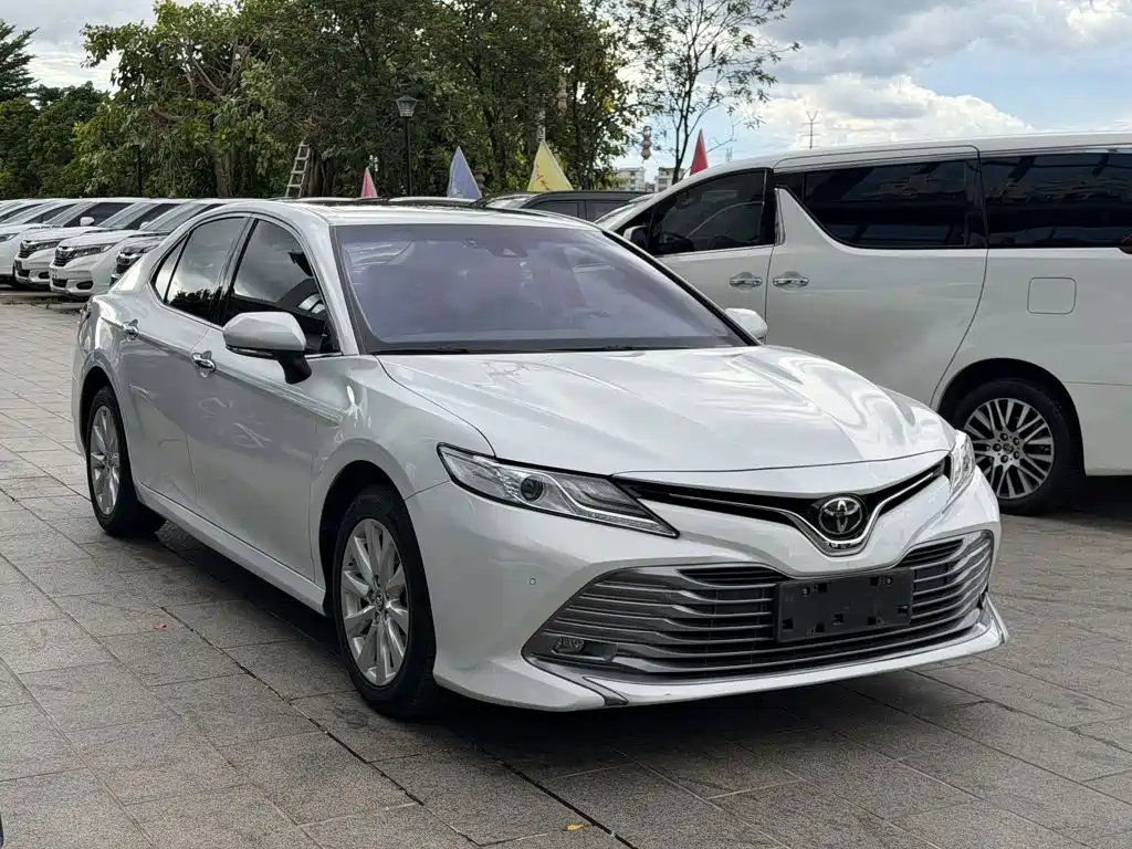 Toyota Camry 2020 — фото 3