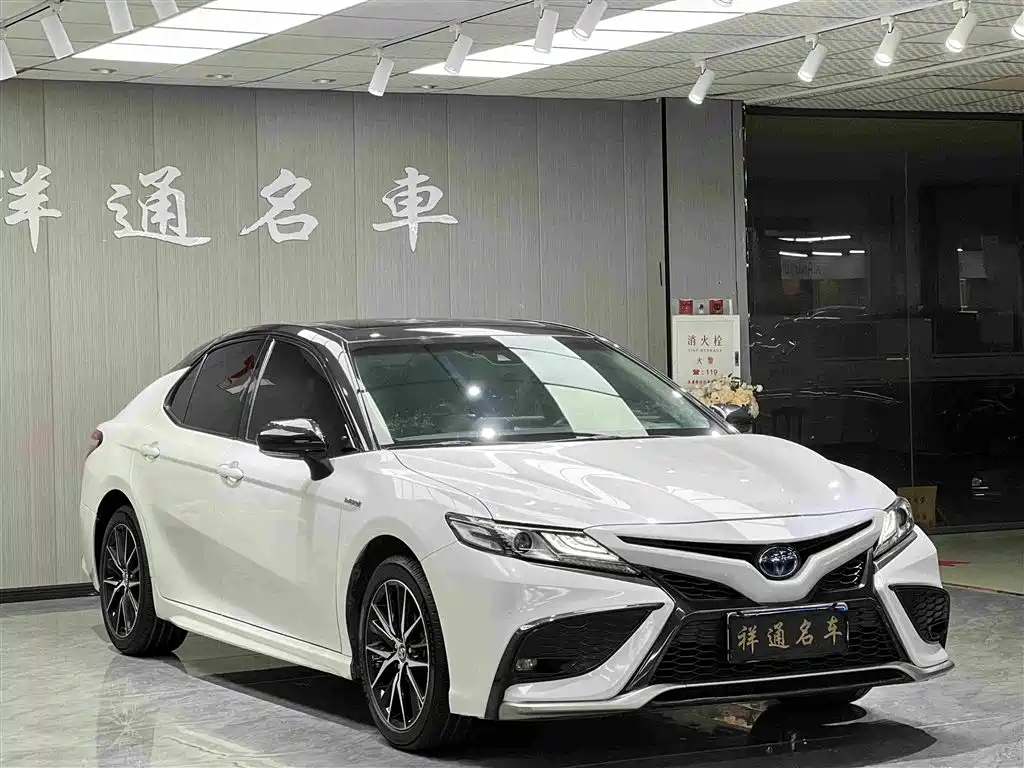 Toyota Camry 2021 — фото 5