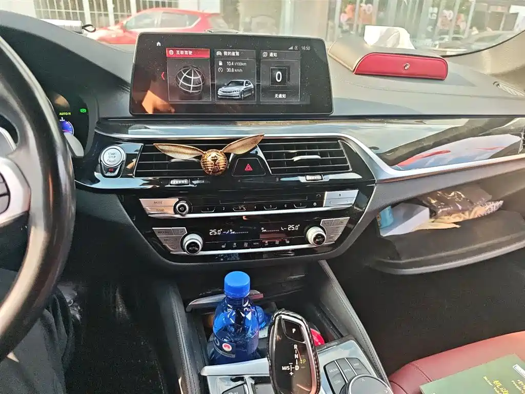 BMW 5 Series 2019 — фото 14